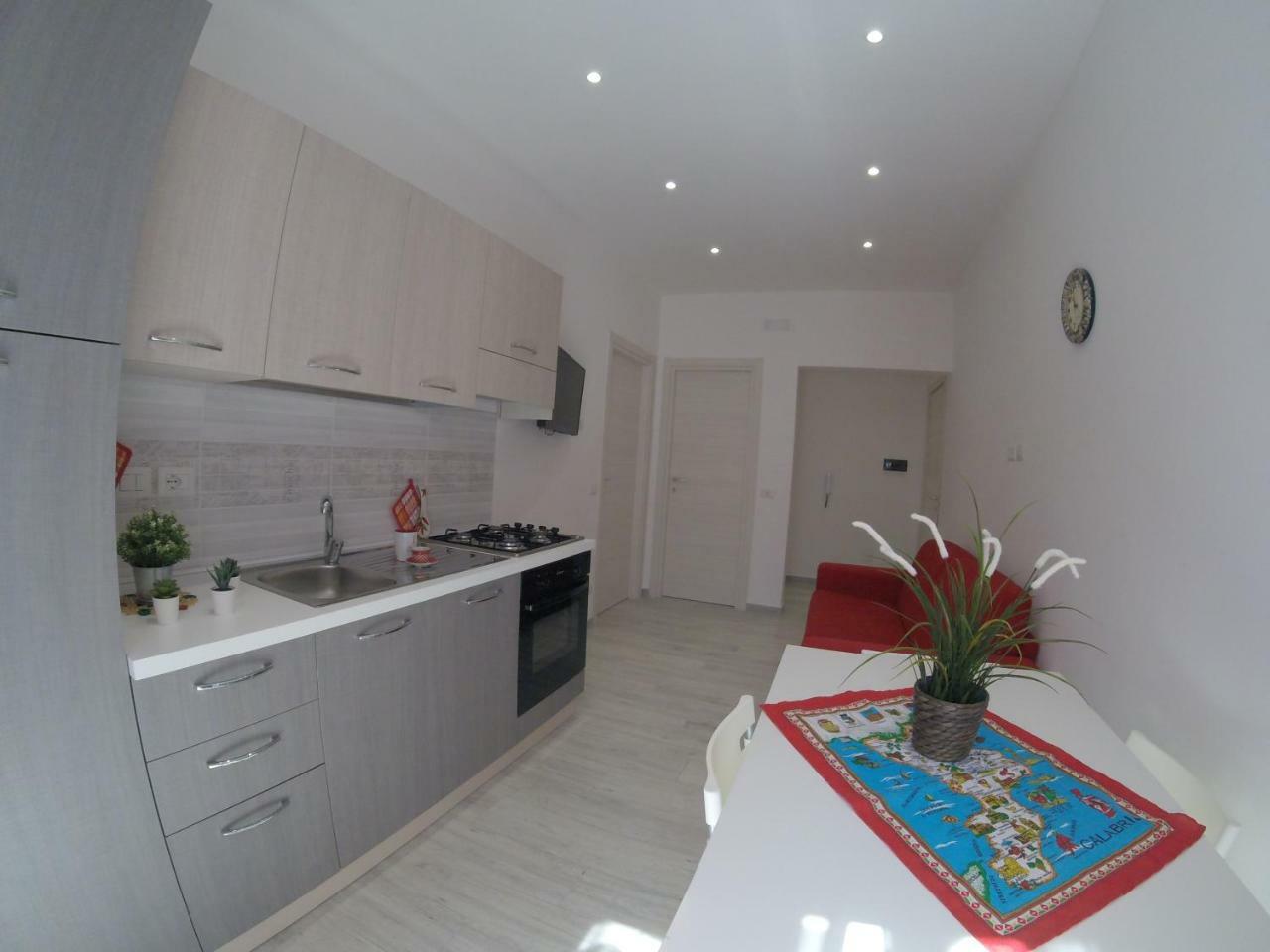 Oudeis Holidays Apartments Tropea Esterno foto