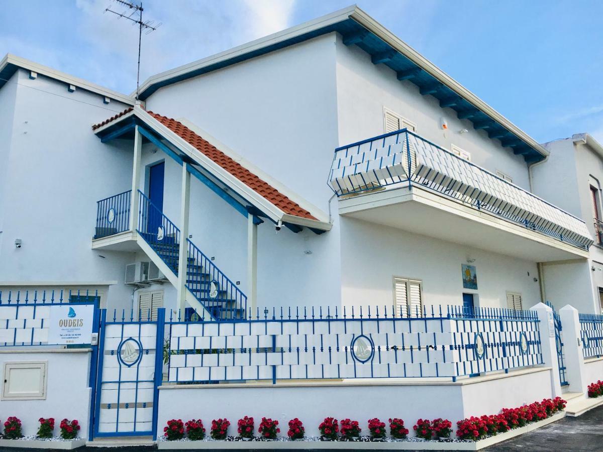 Oudeis Holidays Apartments Tropea Esterno foto