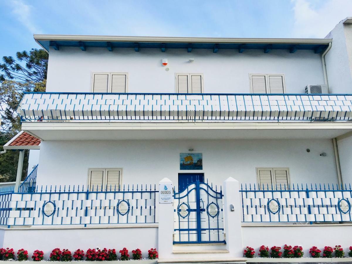Oudeis Holidays Apartments Tropea Esterno foto